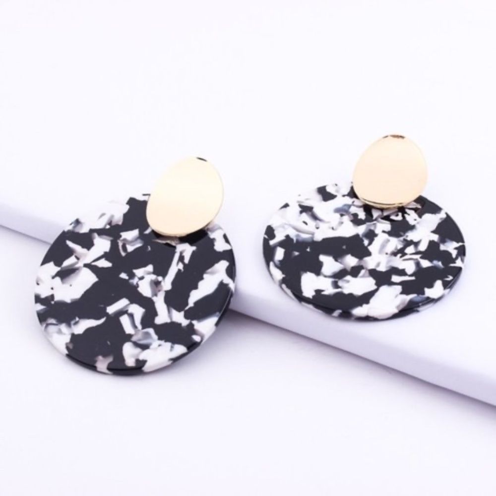 Faux Tortoise Shell Earrings - Picture 3 of 4